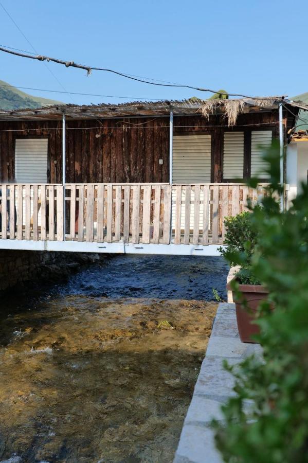 Tropikal - Freskia Bunec Sarandë Eksteriør bilde